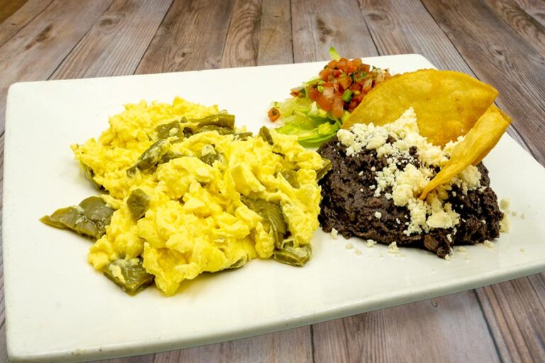 huevos-con-nopal